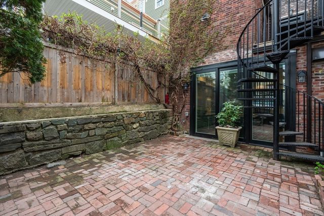 117 High St, Boston, MA 02129