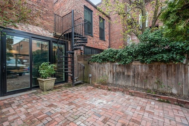 117 High St, Boston, MA 02129