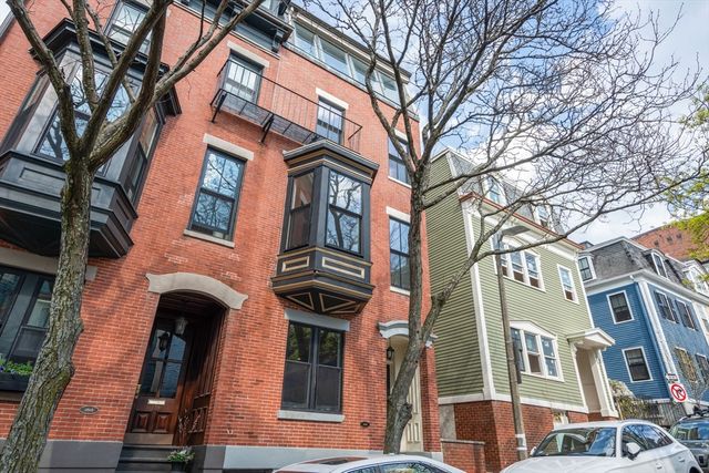 117 High St, Boston, MA 02129