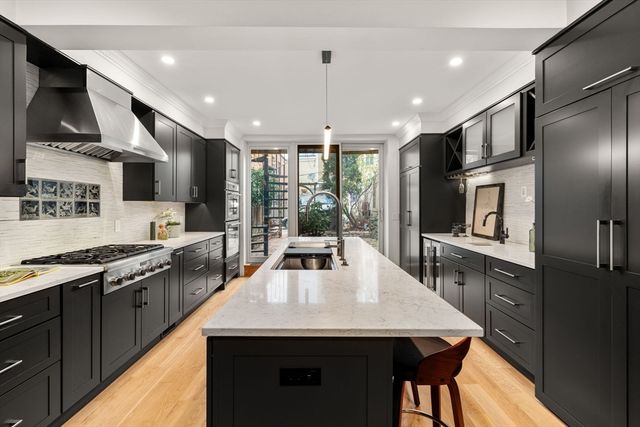 117 High St, Boston, MA 02129