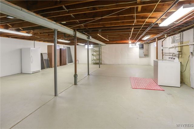 26 Carriage Hill East East, Amherst, NY 14221