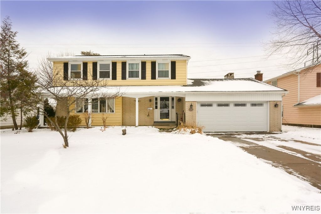 26 Carriage Hill East East, Amherst, NY 14221