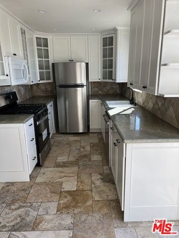 29239 Heathercliff Road 3, Malibu, CA 90265
