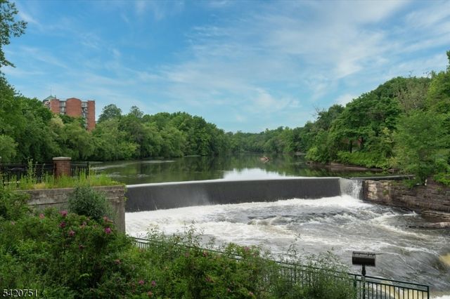 240 Main St Unit 105 105, Little Falls Twp., NJ 07424