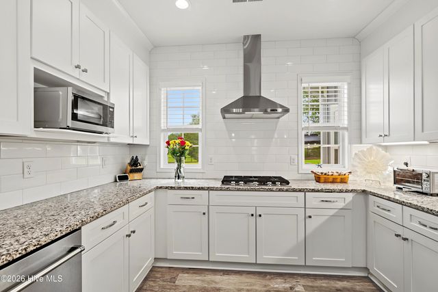 107 Crystal Moon Way, Hampstead, NC 28443