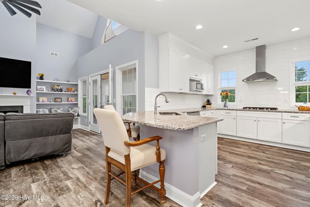 107 Crystal Moon Way, Hampstead, NC 28443
