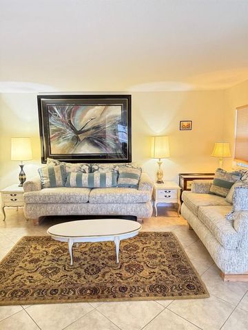 276 Saxony F, Delray Beach, FL 33446