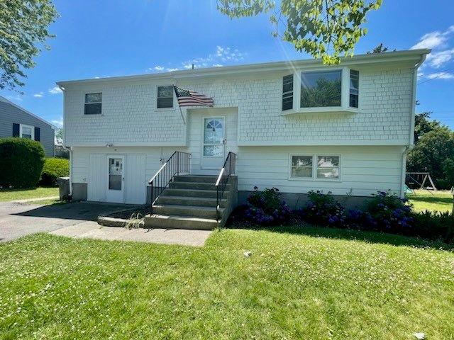 29 Reardon Drive, Middletown, RI 02842