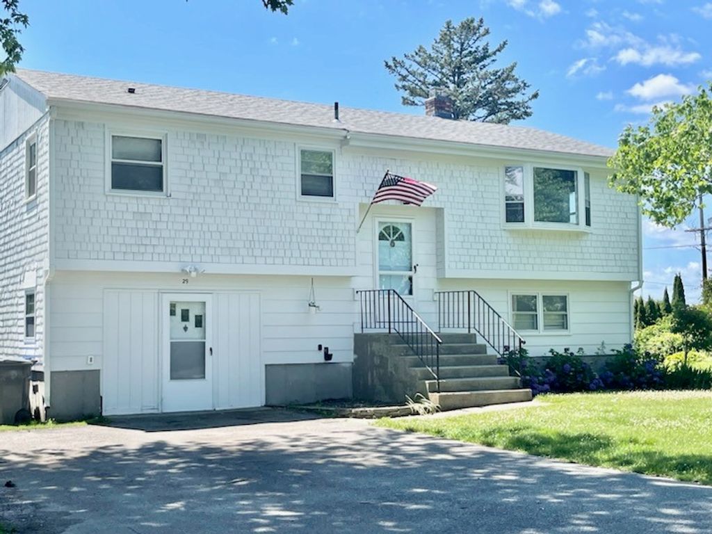 29 Reardon Drive, Middletown, RI 02842