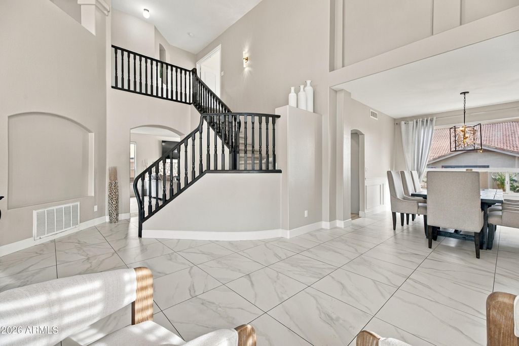 1327 E HIDDENVIEW Drive, Phoenix, AZ 85048 — photo 4