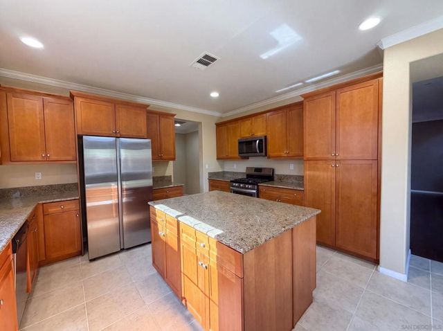 2954 Rangpur, Escondido, CA 92027