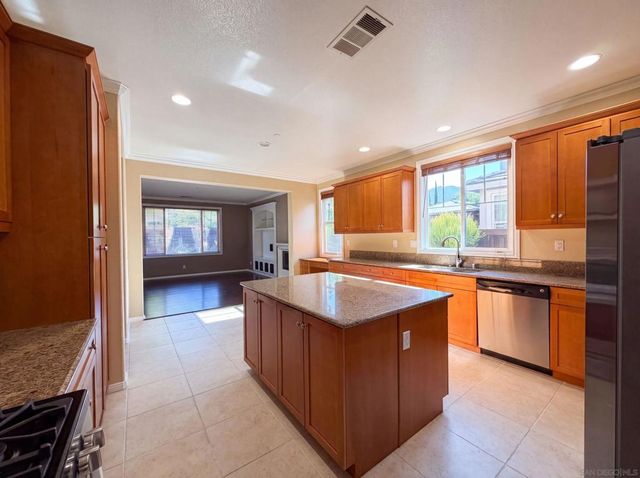 2954 Rangpur, Escondido, CA 92027
