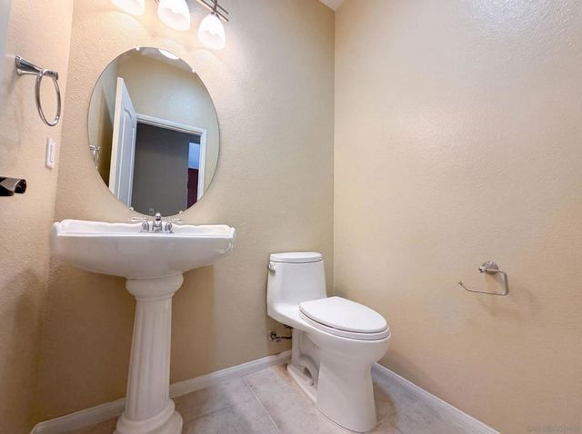 2954 Rangpur, Escondido, CA 92027