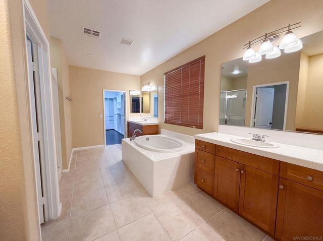 2954 Rangpur, Escondido, CA 92027