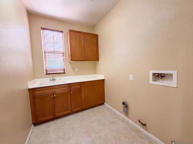 2954 Rangpur, Escondido, CA 92027
