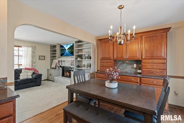 4334 Augusta Court, Bettendorf, IA 52722