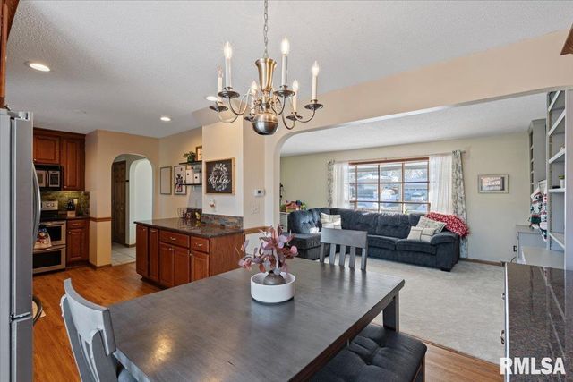 4334 Augusta Court, Bettendorf, IA 52722