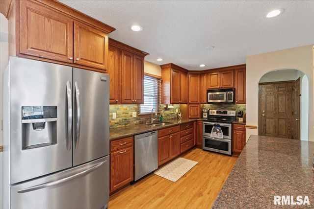 4334 Augusta Court, Bettendorf, IA 52722