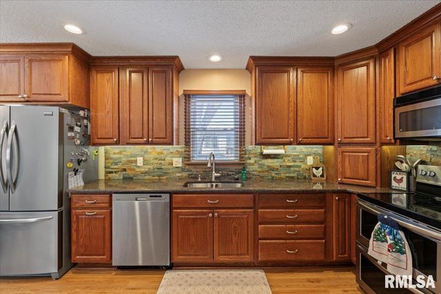 4334 Augusta Court, Bettendorf, IA 52722