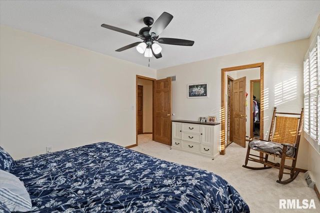 4334 Augusta Court, Bettendorf, IA 52722