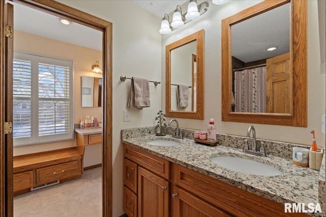 4334 Augusta Court, Bettendorf, IA 52722