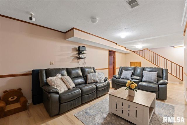 4334 Augusta Court, Bettendorf, IA 52722