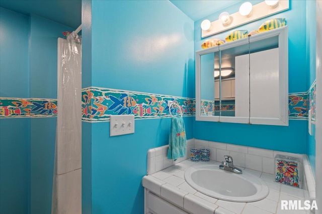 4334 Augusta Court, Bettendorf, IA 52722