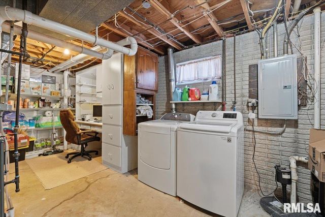 4334 Augusta Court, Bettendorf, IA 52722