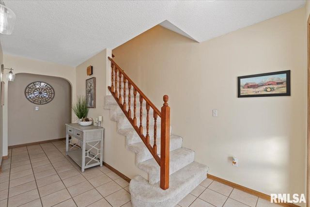 4334 Augusta Court, Bettendorf, IA 52722