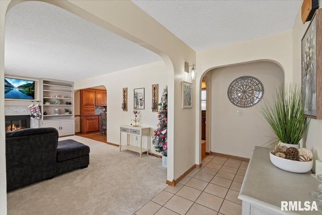 4334 Augusta Court, Bettendorf, IA 52722