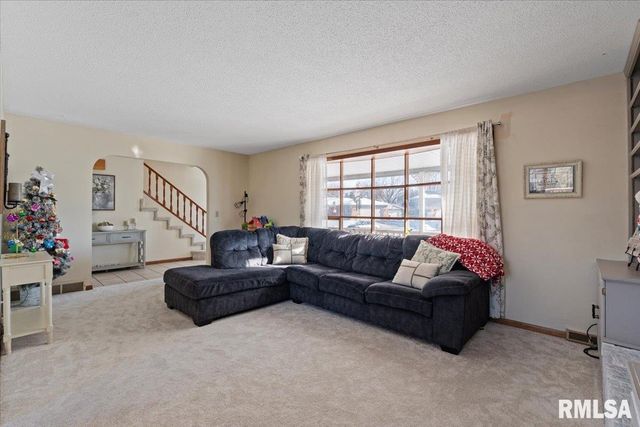 4334 Augusta Court, Bettendorf, IA 52722