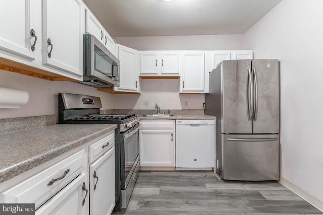 1602 MEADOWVIEW LN, Mont Clare, PA 19453