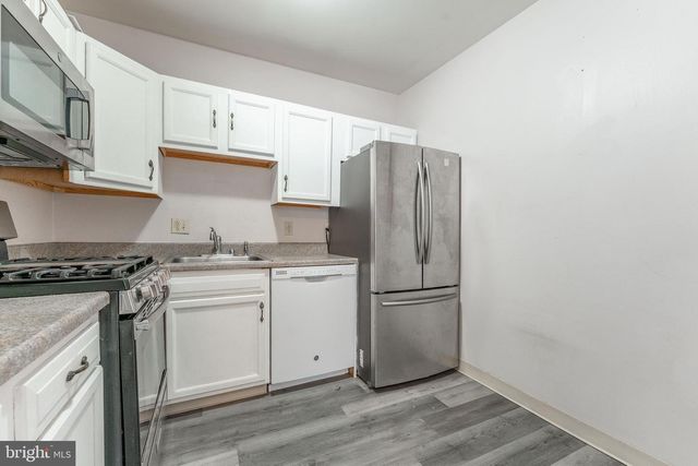 1602 MEADOWVIEW LN, Mont Clare, PA 19453