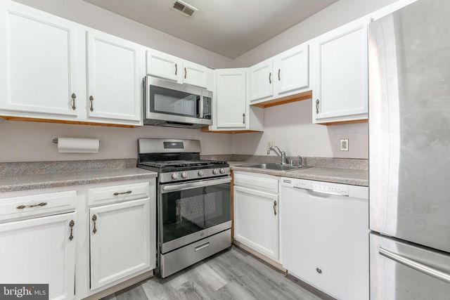 1602 MEADOWVIEW LN, Mont Clare, PA 19453