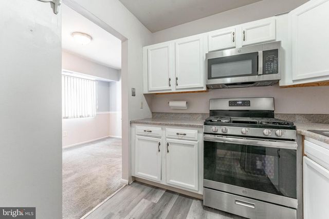 1602 MEADOWVIEW LN, Mont Clare, PA 19453