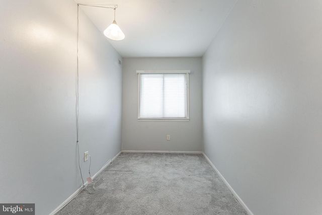 1602 MEADOWVIEW LN, Mont Clare, PA 19453