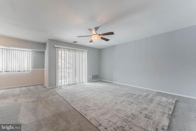 1602 MEADOWVIEW LN, Mont Clare, PA 19453