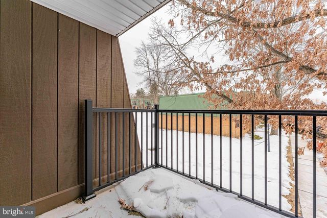 1602 MEADOWVIEW LN, Mont Clare, PA 19453