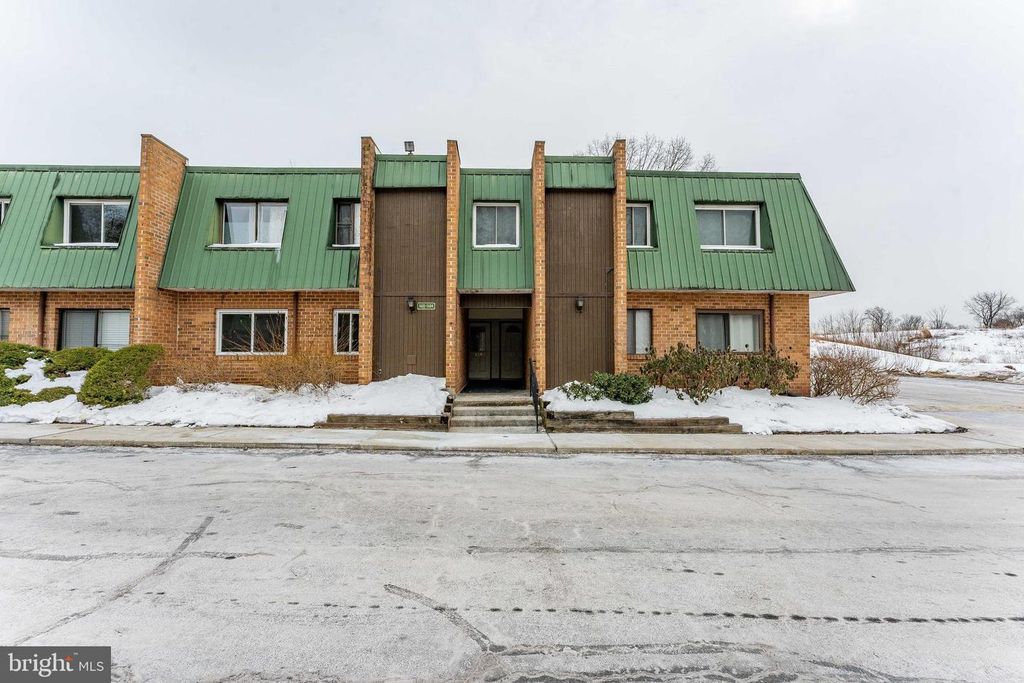 1602 MEADOWVIEW LN, Mont Clare, PA 19453