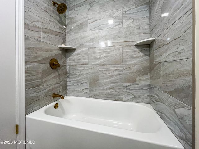 16 Catskill Court, Toms River, NJ 08753