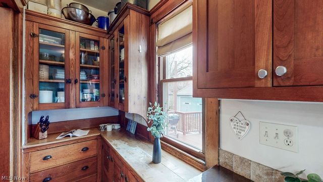 2190 Grandview Avenue, Cleveland Heights, OH 44106