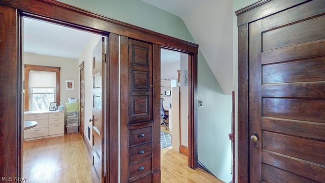 2190 Grandview Avenue, Cleveland Heights, OH 44106