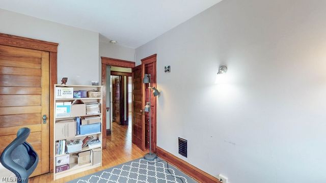 2190 Grandview Avenue, Cleveland Heights, OH 44106