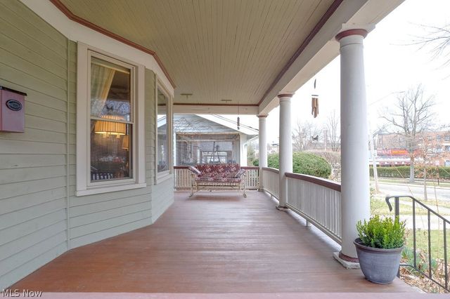 2190 Grandview Avenue, Cleveland Heights, OH 44106