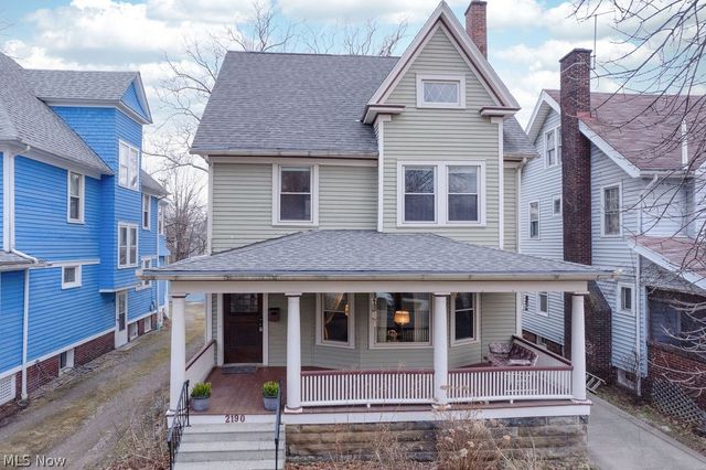 2190 Grandview Avenue, Cleveland Heights, OH 44106