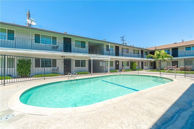 2890 E Artesia 60, Long Beach, CA 90805