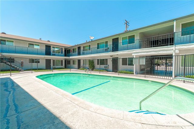 2890 E Artesia 60, Long Beach, CA 90805