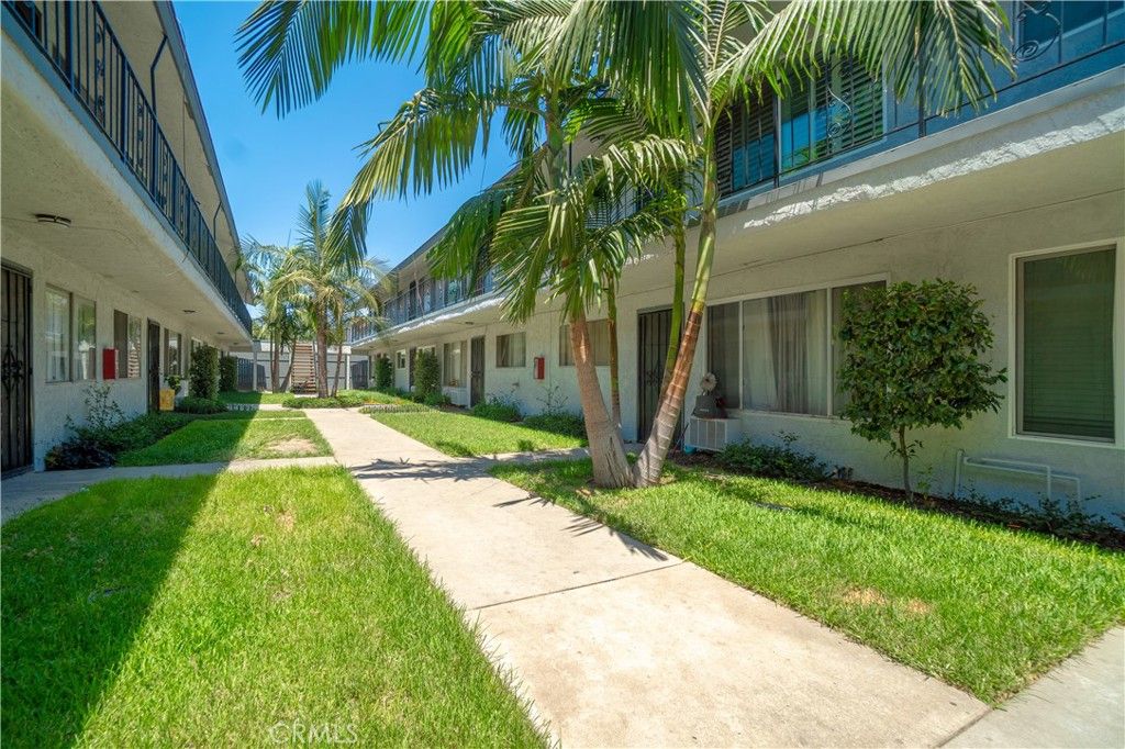 2890 E Artesia 60, Long Beach, CA 90805