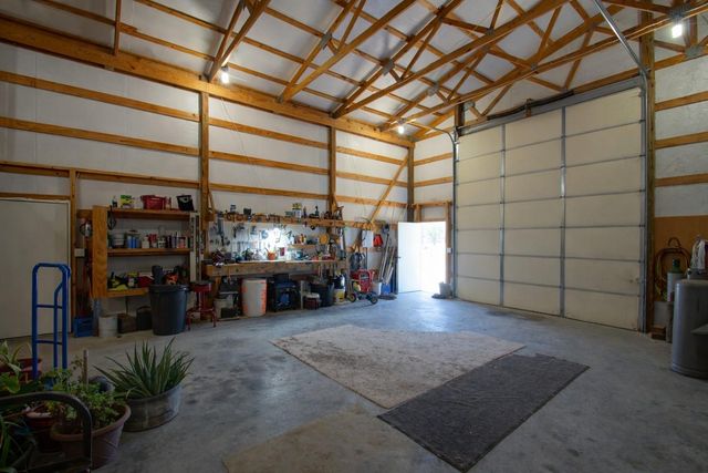 9439 Jeske Rd, Needville, TX 77461