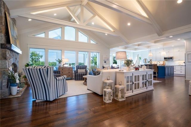 1038 Lake Viking Terrace, Altamont, MO 64620